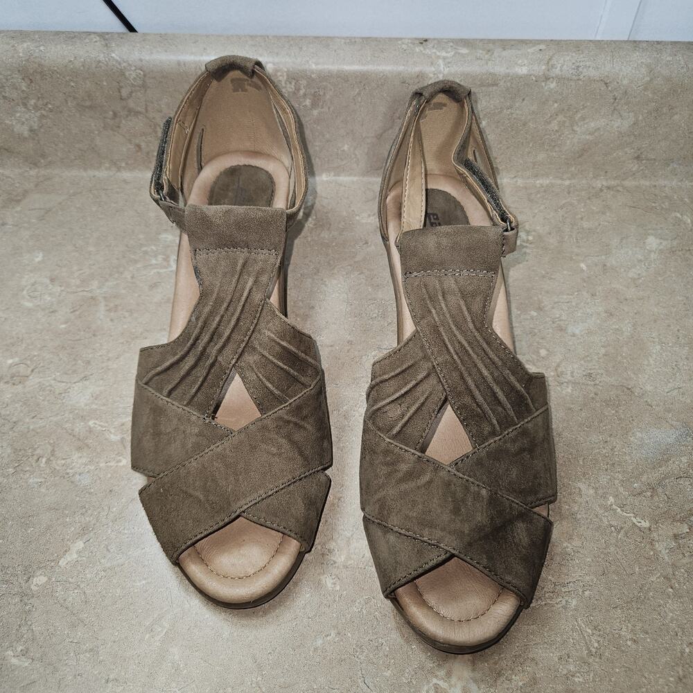 Earth Sandals Curvet SZ 10D Wide Width Dark Khaki Brown Suede Peep-toe Wedge